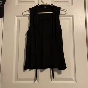 Tie around the neck sleeveless blouse